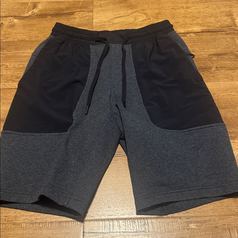 Lululemon French Terry Wow Shorts Mens  S Gray Black Colorblock Stretch
